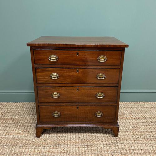 Georgian Mahogany Antique Chest of Drawers (1 of 6)