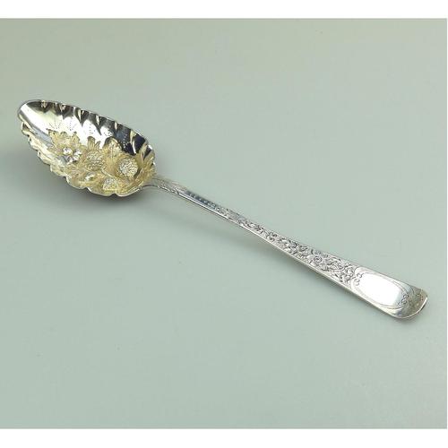 Irish Silver - Fine Solid Silver Berry Dessert Spoon c.1843 (1 of 6)