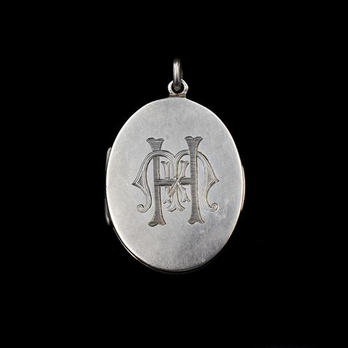 Antique Aesthetic Sterling Silver Oval Locket Pendant Initialled 'M K H' (1 of 11) Antique Aesthetic Sterling Silver Oval Locket Pendant Initialled 'M K H' (1 of 11)