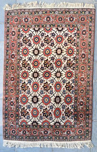 Fine Old Veramin rug 215x144cm (1 of 7) Fine Old Veramin rug 215x144cm (1 of 7)