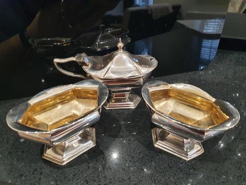 Very Stylish Art Nouveau HM Silver Three Piece Cruet Set Birmingham 1899 (1 of 13) Very Stylish Art Nouveau HM Silver Three Piece Cruet Set Birmingham 1899 (1 of 13)