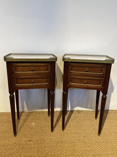 Pair of Mahogany 2 Drawer Bedside Cabinets (1 of 5)