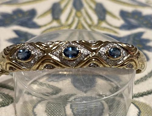 Diamond and Sapphire Bangle (1 of 27) Diamond and Sapphire Bangle (1 of 27)