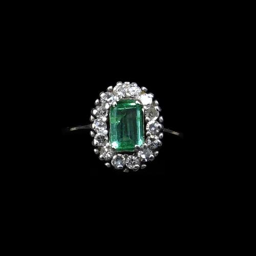 Vintage Emerald & Diamond 18ct White Gold Oblong Cluster Ring (1 of 6) Vintage Emerald & Diamond 18ct White Gold Oblong Cluster Ring (1 of 6)