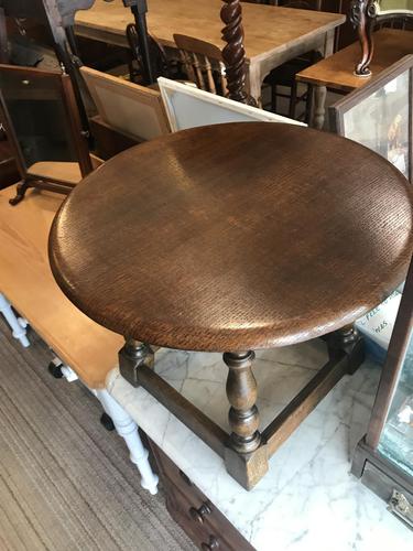 Small Oak Round Coffee Table (1 of 7)