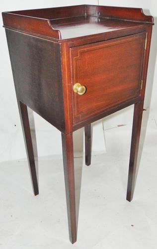 Georgian Mahogany Gallery Top Bedside Table (1 of 7) Georgian Mahogany Gallery Top Bedside Table (1 of 7)