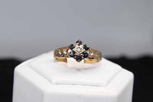 9ct Gold & Diamond Ring, size V, weighing 2.8g (1 of 5)