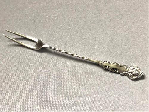 Edwardian Reynolds Angels Silver Pickle Fork (1 of 4) Edwardian Reynolds Angels Silver Pickle Fork (1 of 4)