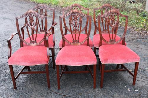 1940s Set of 6 Mahogany Prince Wales Chairs Pop-out Seats. Red. 4+2 Carvers (1 of 3) 1940s Set of 6 Mahogany Prince Wales Chairs Pop-out Seats. Red. 4+2 Carvers (1 of 3)