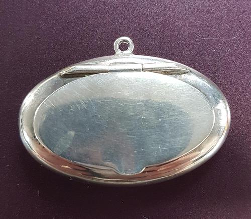 Sterling Silver Pendant Patch / Pill Box (1 of 4)