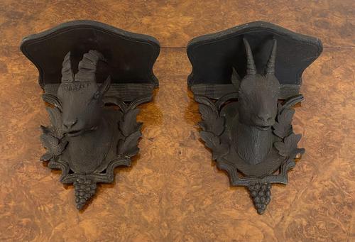 Pair of Antique Quality Black Forest Carved Wall Brackets (1 of 8) Pair of Antique Quality Black Forest Carved Wall Brackets (1 of 8)