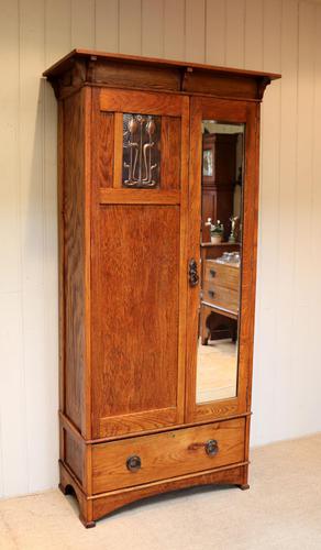 Small Proportioned Oak Arts & Crafts Wardrobe (1 of 9)