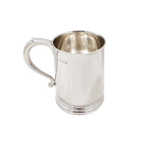 Heavy Vintage Sterling Silver Pint Mug / Tankard 1948 (1 of 8) Heavy Vintage Sterling Silver Pint Mug / Tankard 1948 (1 of 8)