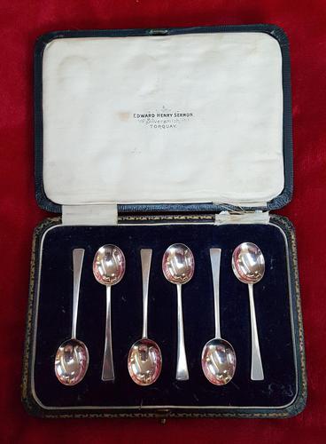 Cased Set of Silver Coffee Spoons (1 of 5)