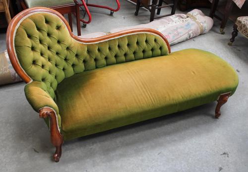 1940's Mahogany Framed Chaise in Green Upholstery. Good Shape (1 of 3)