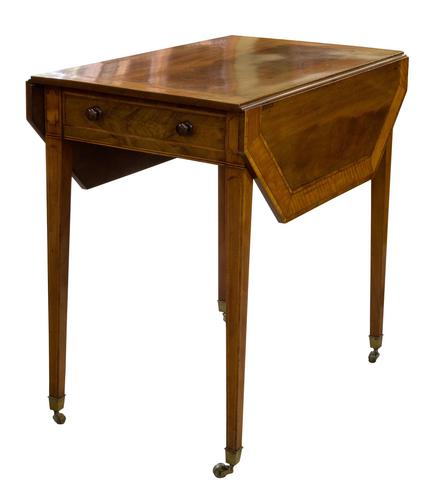 A George III Mahogany Satinwood Table (1 of 8) A George III Mahogany Satinwood Table (1 of 8)