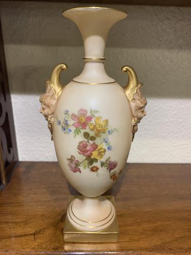 Royal Worcester – Pretty Blush Ivory Porcelain Vase (1 of 3)