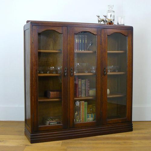 Oak 3 Door 1930s Vintage Bookcase with Keys (1 of 22)