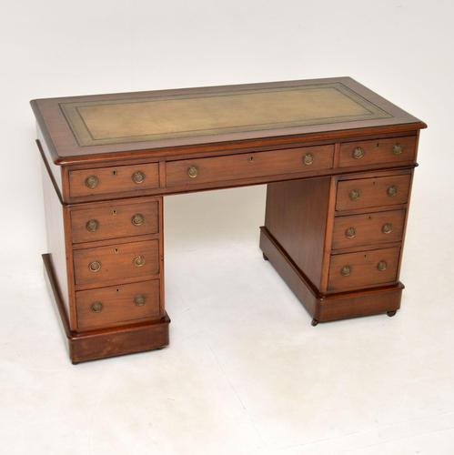 Antique   Victorian Mahogany Pedestal Desk (1 of 10)