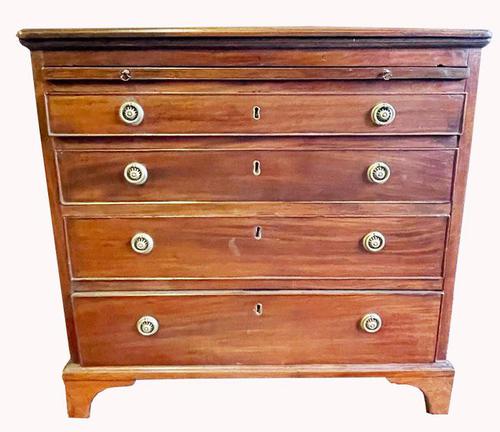 A Small George III Mahogany Chest of Drawers (1 of 8)