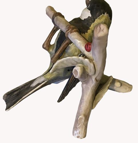 A Porcelain figure Of a Hanging Titmouse by Goebel of Germany (1 of 5) A Porcelain figure Of a Hanging Titmouse by Goebel of Germany (1 of 5)