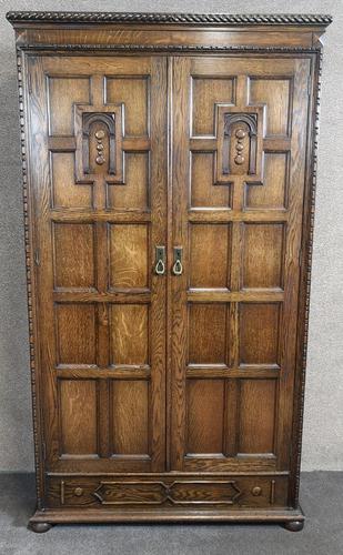 Good Quality Carved Oak Wardrobe. A Gardner & Sons, Glasgow (1 of 13) Good Quality Carved Oak Wardrobe. A Gardner & Sons, Glasgow (1 of 13)