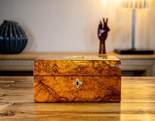 Burr Walnut Domed Top Jewellery Box 1890 (1 of 10)