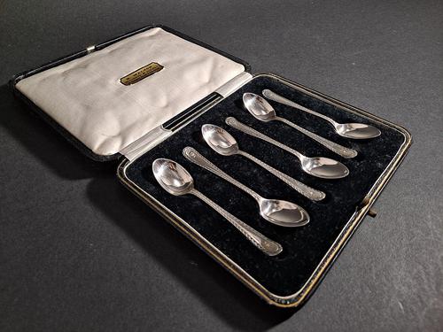 Set of George V Silver Coffee Spoons (1 of 5) Set of George V Silver Coffee Spoons (1 of 5)