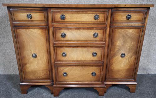 Reprodux Bevan Funnell Figured Mahogany Break Front Sideboard 'Avena' (1 of 11)