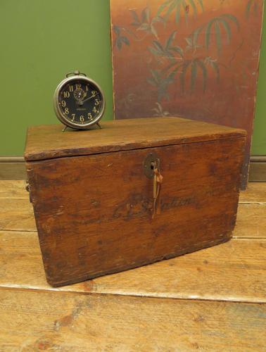 Antique Pine Tuck Box with Old Luggage Labels (1 of 19)