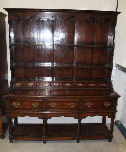 1960's Large Oak Dresser with Crossbanding and display rack with Spice Drawers (1 of 4)