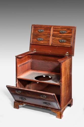 George III Period Mahogany Lift-top Commode (1 of 4) George III Period Mahogany Lift-top Commode (1 of 4)