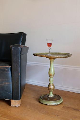 Green & Giltwood Florentine pedestal table with pie crust edged top (1 of 10)