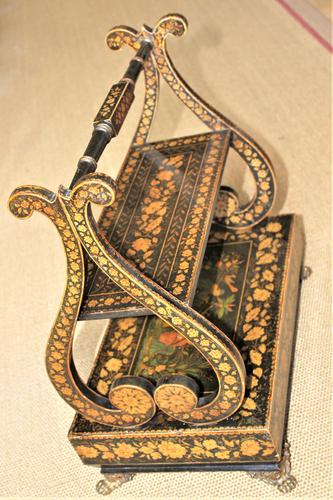 A fine Regency pen work table book stand in the Chinoiserie Style (1 of 8)