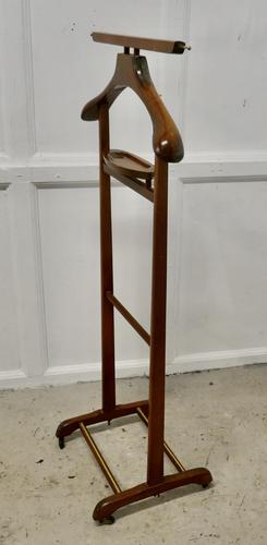 Art Deco Gentleman’s Floor Standing Suit Hanger (1 of 4) Art Deco Gentleman’s Floor Standing Suit Hanger (1 of 4)