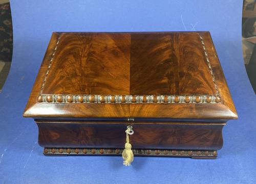 William IV Flame Mahogany Jewellery Box. (1 of 19)