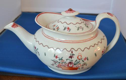 18th Century New Hall Boat-shaped Teapot (1 of 5) 18th Century New Hall Boat-shaped Teapot (1 of 5)