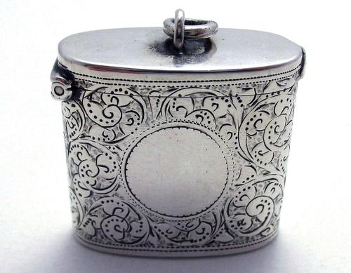 Beautiful Antique Victorian 1895 Solid Sterling Silver English CHESTER Vesta Case Match Box (1 of 9)