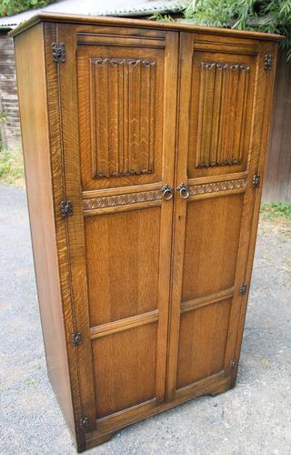 1960's 2 Door Oak Wardrobe with Linen Fold (1 of 4)