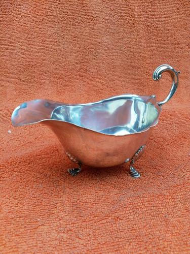 Antique Sterling Silver Hallmarked Gravy/sauce Boat 1924 William Hutton & Sons Ltd (1 of 11) Antique Sterling Silver Hallmarked Gravy/sauce Boat 1924 William Hutton & Sons Ltd (1 of 11)