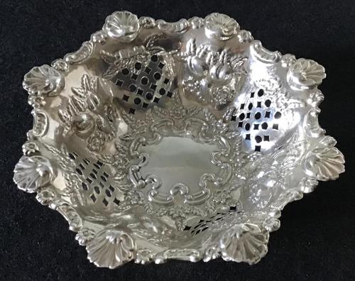 Silver Reticulated, Repousse Decorated Bon Bon Dish Birmingham 1907 (1 of 5) Silver Reticulated, Repousse Decorated Bon Bon Dish Birmingham 1907 (1 of 5)