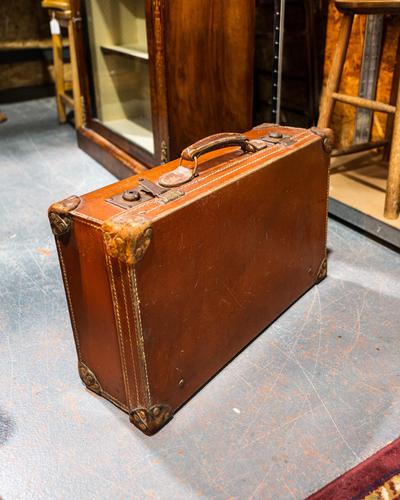 Good Quality Leather Suitcase (1 of 3)