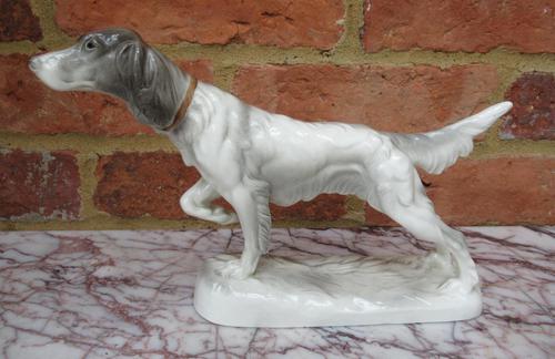 Hertwig & Co, Katzhutte Porcelain Figurine of an English Setter, 1914-1945 (1 of 7) Hertwig & Co, Katzhutte Porcelain Figurine of an English Setter, 1914-1945 (1 of 7)