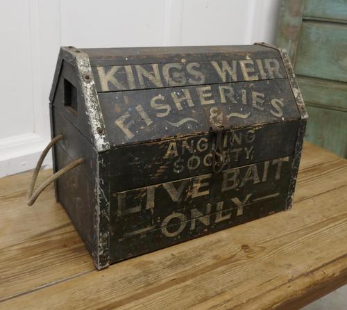 Pine Fishing Bait Box (1 of 6) Pine Fishing Bait Box (1 of 6)