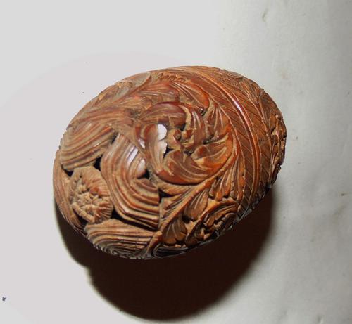 Victorian carved coquilla nut thimble holder (1 of 5) Victorian carved coquilla nut thimble holder (1 of 5)