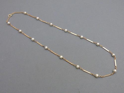 9ct gold and pearl necklace (1 of 5)