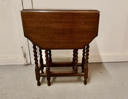 This is a Good Solid Oak Victorian Gateleg Table (1 of 7) This is a Good Solid Oak Victorian Gateleg Table (1 of 7)