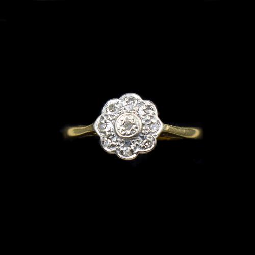 Vintage Diamond Cluster Flower Daisy 18ct 18K Yellow Gold Ring (1 of 10) Vintage Diamond Cluster Flower Daisy 18ct 18K Yellow Gold Ring (1 of 10)