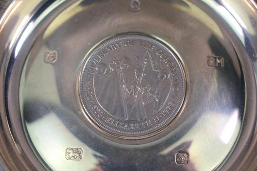 Elizabeth II Silver Jubilee Commemorative Silver Dish (1 of 5)