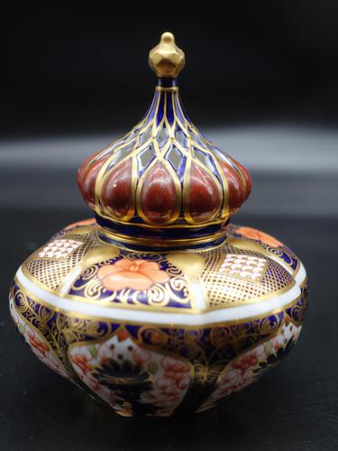 Good Early 20th Century Royal Crown Derby Shaped Vase (1 of 1)